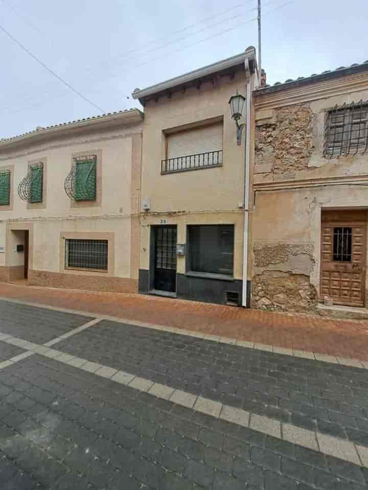 Versatile Semi-Detached House in Horcajo de Santiago, Cuenca