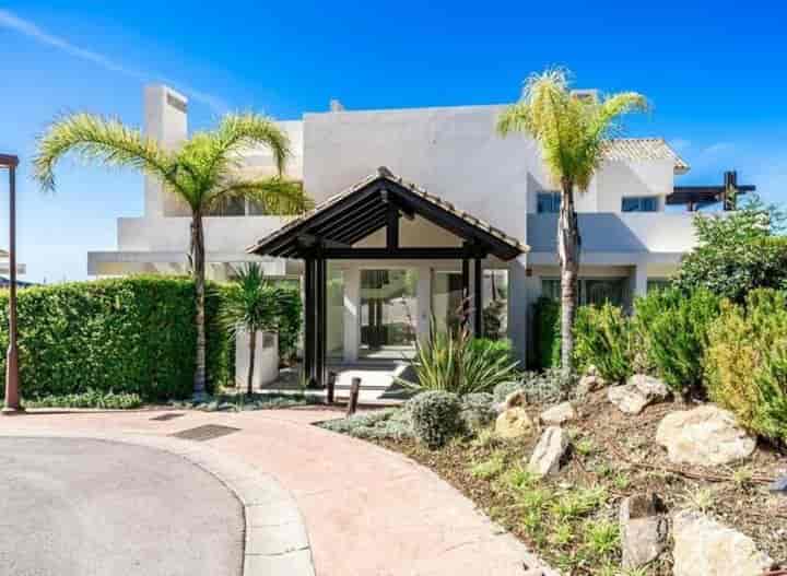 Stunning Penthouse a Serene Coastal Location