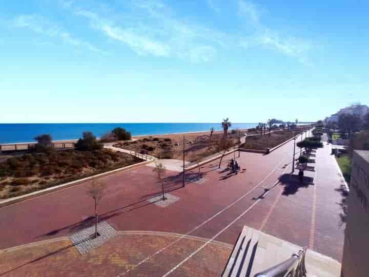 Beachfront Charm in Peñíscola - Your Coastal Retreat Awaits!