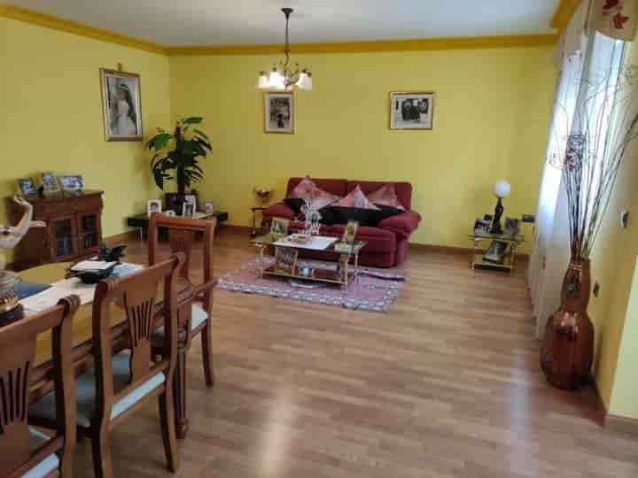 Spacious 4-Bedroom Home with Huge Garage in Santa María, Ciudad Real