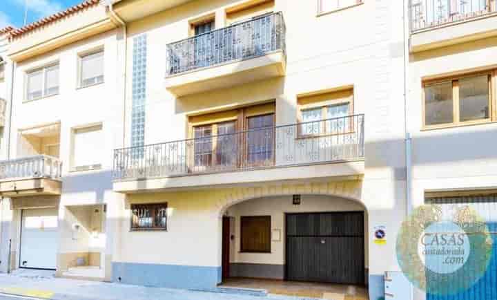 Sunny Semi-Detached House in L'Ametlla de Mar