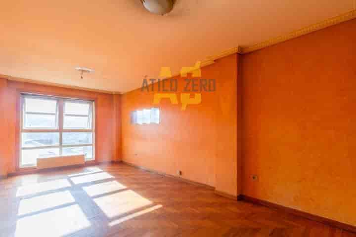 Cozy Renovation Opportunity in Lavadores, Vigo