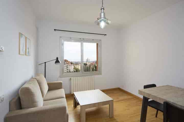 Charming 2-Bedroom Apartment in Horta Guinardó, Barcelona