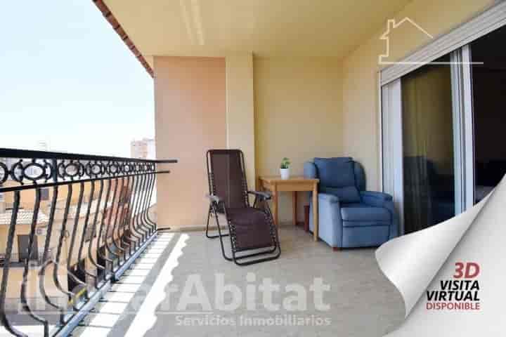 Spacious 4-Bedroom Apartment with Terrace in Valencia