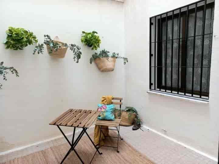 Charming 2-Bedroom Apartment in Córdoba's Historic San Pedro District