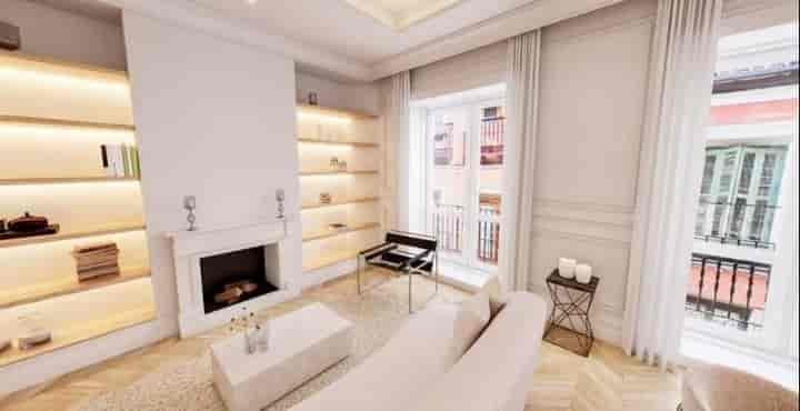 Chic 3-Bedroom Apartment for Sale in Justicia, Madrid