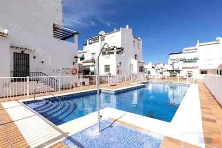 Cozy Beachfront Studio en Duquesa - ¡A poca distancia del mar!