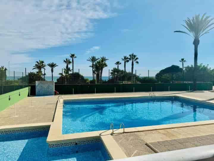 Encantador Apartamento a 100 Metros de la Playa en Cabo Cervera, Torrevieja