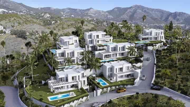 Stunning 4-Bedroom Villas in Breathtaking Views of the Mountains and Sea