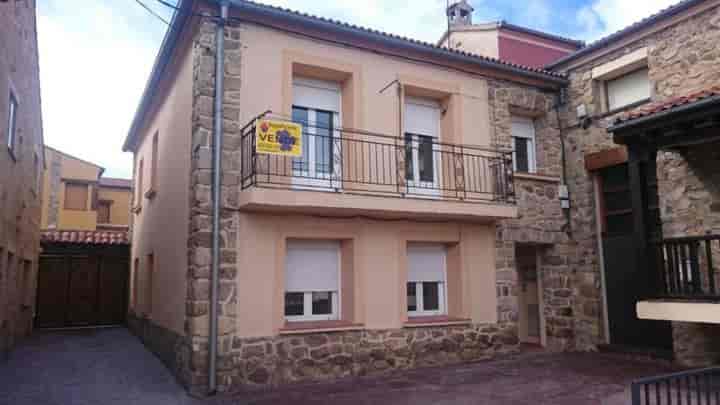 Charming Duplex in Torrecaballeros, Segovia