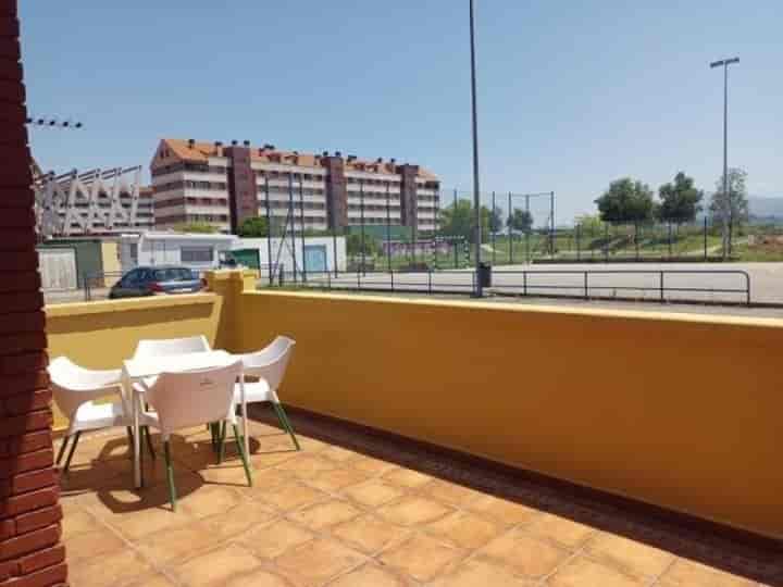 Charming 2-Bedroom Home in Nueva Montaña, Close to El Corte Inglés