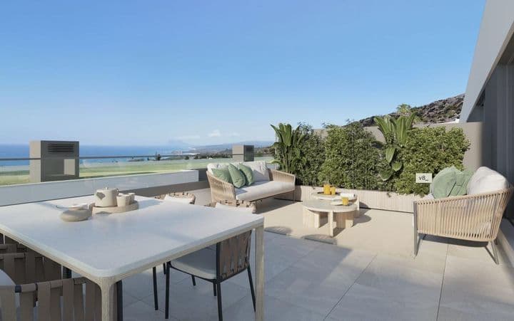Luxury 3-Bedroom Townhouses Near La Duquesa & Sotogrande