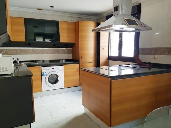 Stunning Luxury Duplex in the Heart of Oviedo