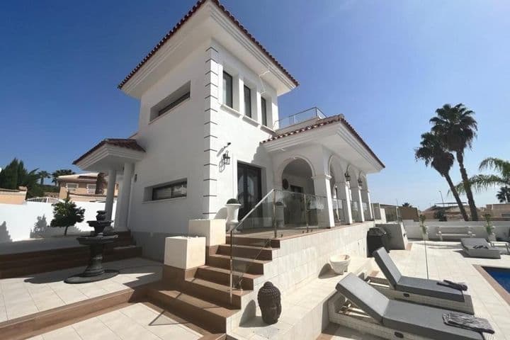 Luxury 4-Bedroom Villa in La Fiesta, Ciudad Quesada