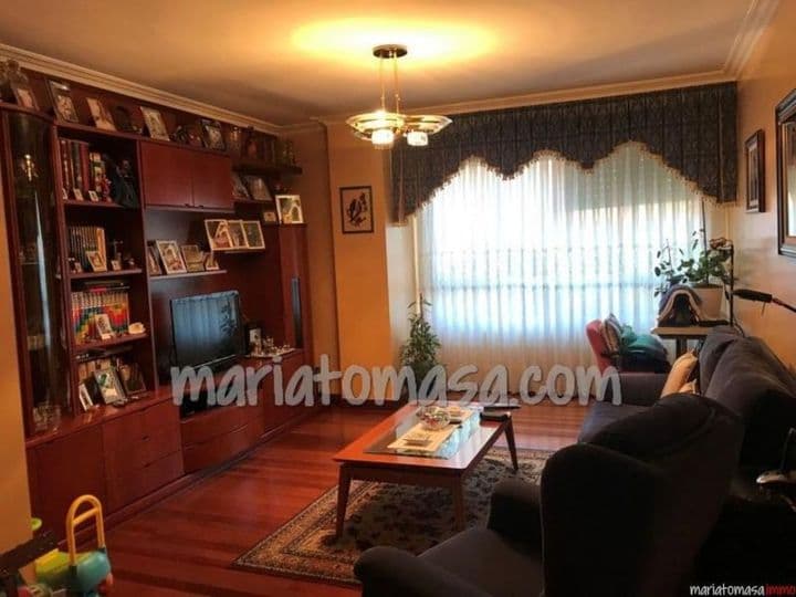 Spacious Apartment in Santurtzi – Steps from Metro Las Viñas!