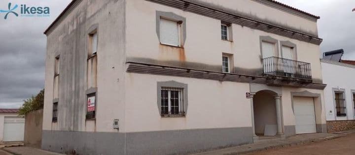 Charming Apartment in Liré - Perfect for First-Time Buyers!