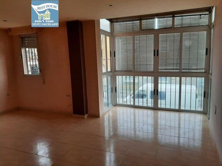 Spacious 2-Bedroom Flat in La Zubia!