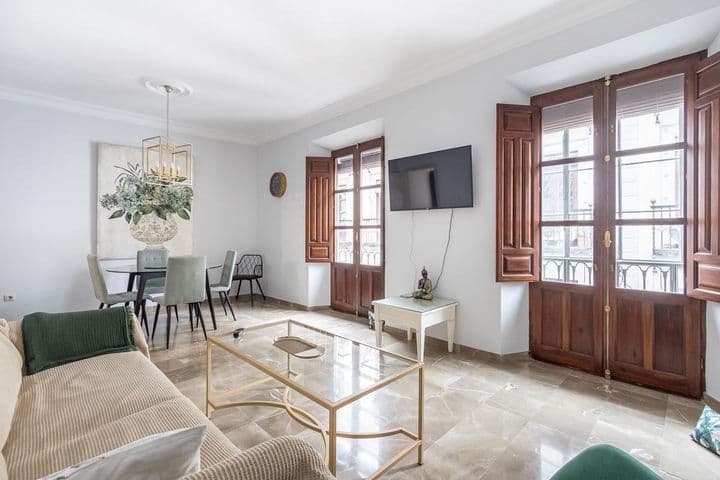 Charming Triplex in Heart of Granada