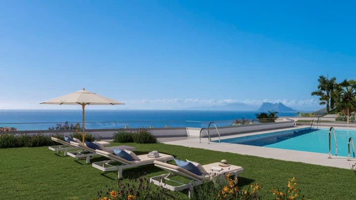 Stunning Townhouse i Bahia de las Rocas, nära Torreguadiaro
