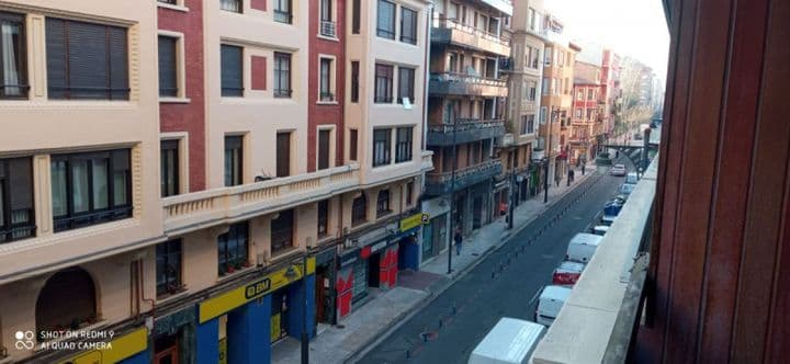 Spacious 5-Bedroom Apartment in Central Logroño