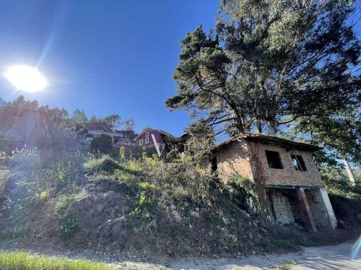 329 - Fixer-Upper Home in Salas with Mountain Views