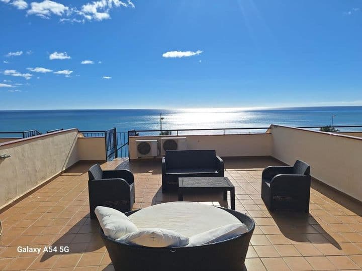 Coastal Paradise: Duplex Penthouse with Solarium in Carvajal, Benalmádena