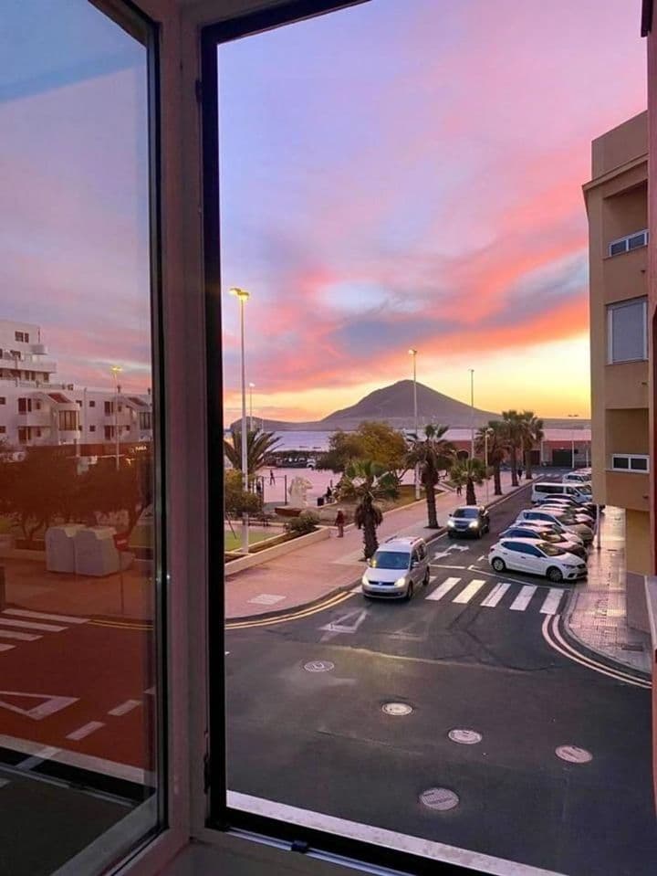 Stunning Sea and Mountain Views in El Médano, Granadilla de Abona