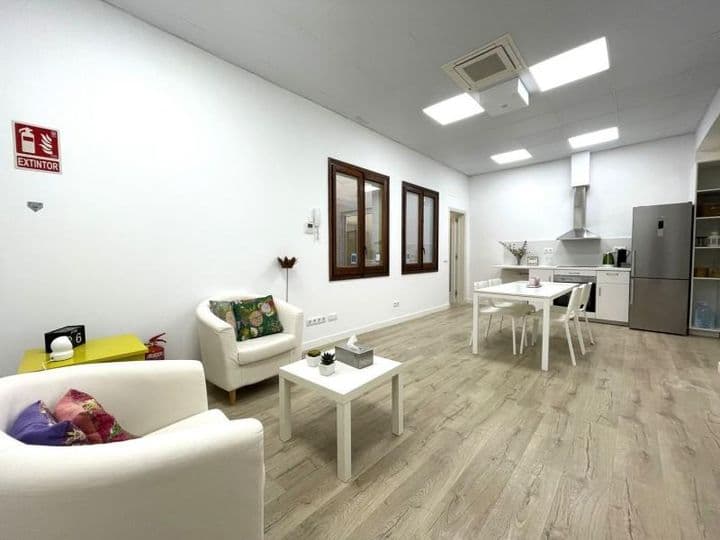 Charming Ground Floor Apartment in Central Mahón