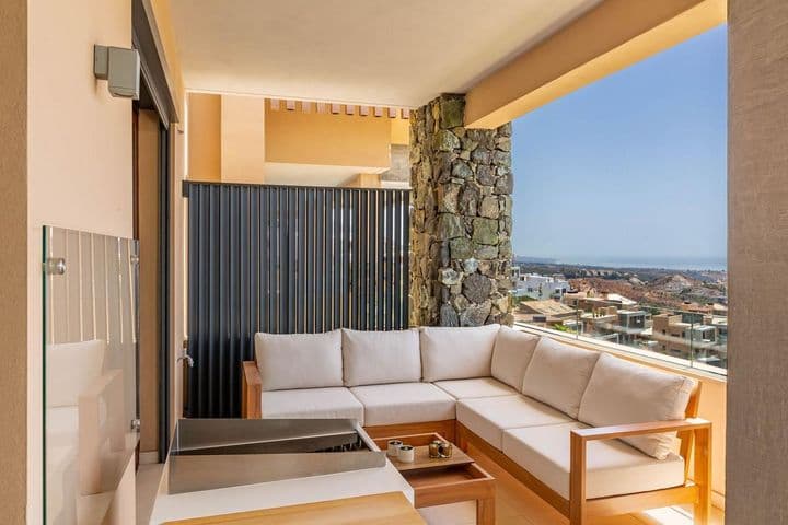 Luxury 2-Bedroom Apartment in Benahavís, Costa del Sol