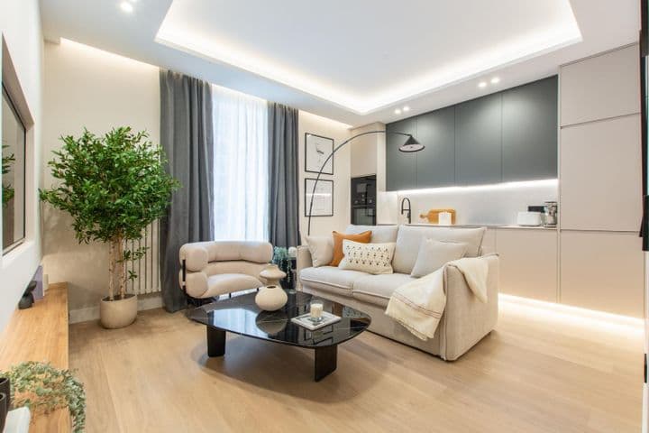 Stylish Living in the Heart of Madrid - Fuencarral 42