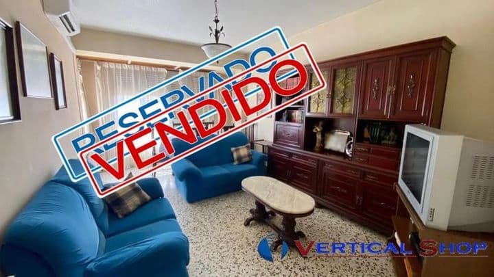 Spacious 4-Bedroom Apartment with Garage in Caudete, Albacete