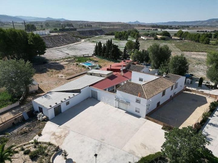 Charming 7-Bedroom Country House in Villena-Caudete with Pool and Outbuildings