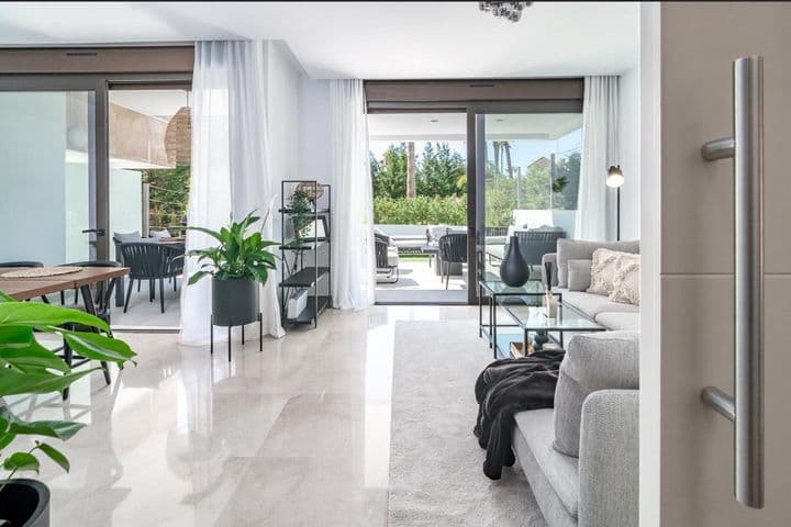 Modern 4 sovrum Townhouse i Nueva Andalucía