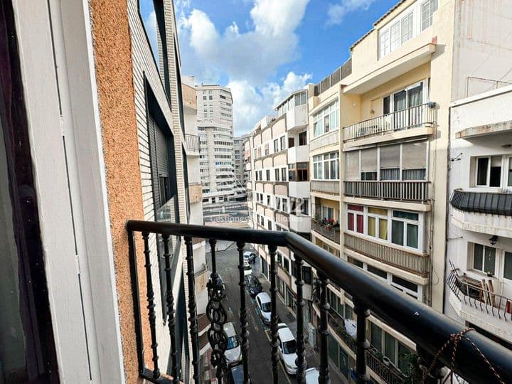 Spacious 3-Bedroom Apartment in Las Canteras, Gran Canaria