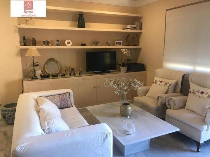 Charming 1-Bedroom Apartment for Rent in Montijo, Zona Condes