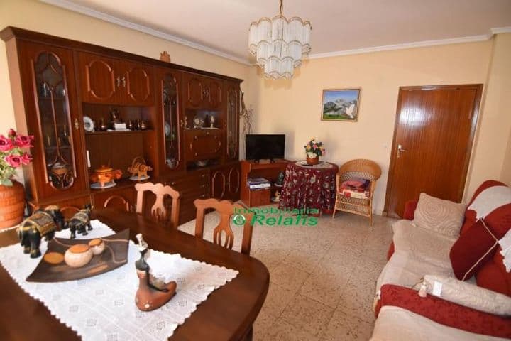 Spacious 295 sqm Bright Apartment in Central Location