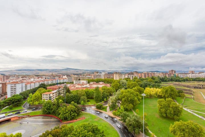 Luminoso Piso en el Corazón de Pamplona - Plaza de los Fueros