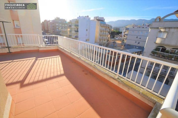 Centrally Located 2-Bedroom Apartment on Calle Sant Isidre