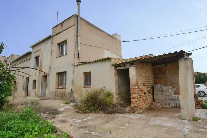 Charming Renovation Project in Deltebre – Steps from the River!