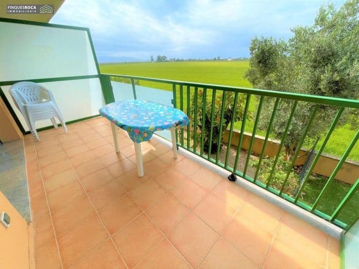 Charming 2-Bedroom Apartment in Eucaliptus, Just Steps from the Beach!