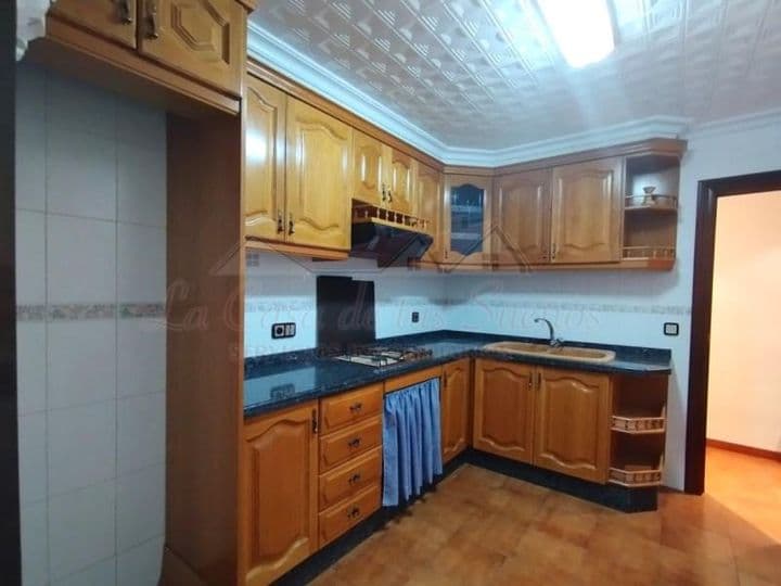 Spacious & Stylish Apartment for Sale in Elda