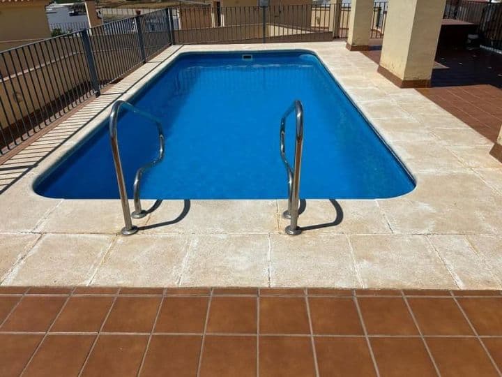 Spacious 3-Bedroom Apartment with Community Pool in [Location]