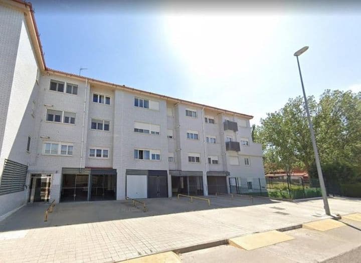 Spacious 3-Bedroom Apartment in Palencia