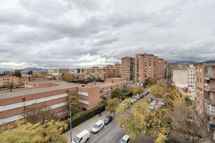 Charming 3-Bedroom Apartment in the Heart of Zaidín, Granada