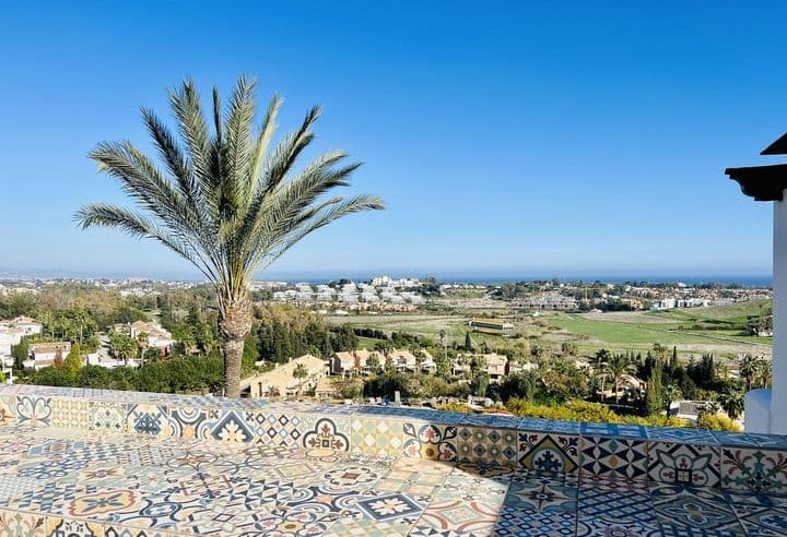 Fantastisk 4 sovrum radhus i El Paraiso, Costa del Sol