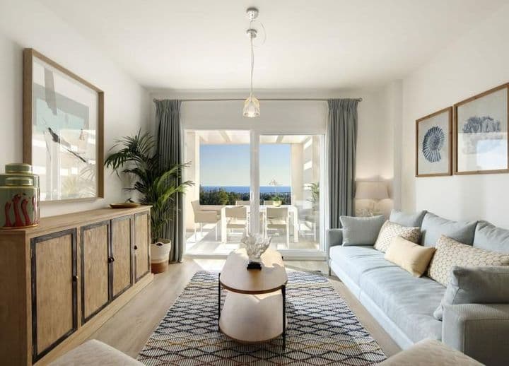 Stunning Modern Oasis in Residential Albatros XV, [Location]