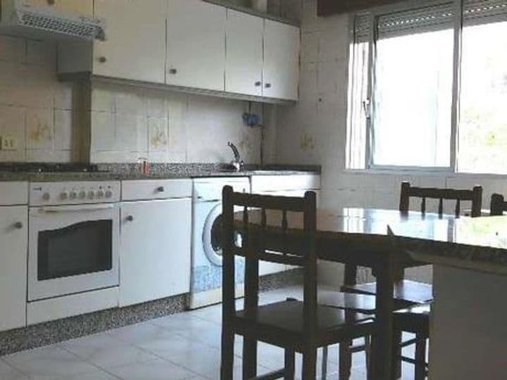 Bright 3-Bedroom Apartment in the Heart of Santiago de Compostela