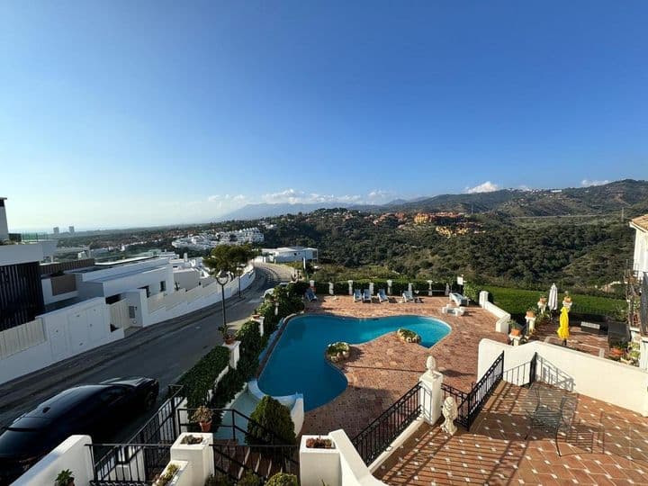 Charming Corner Townhouse en Cabopino, Marbella