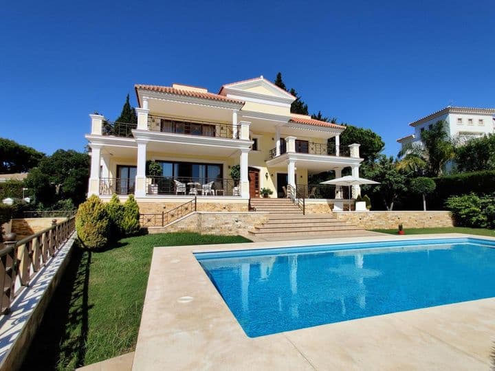 Villa de luxe avec vue sur la mer à l'Hacienda Las Chapas de Marbella