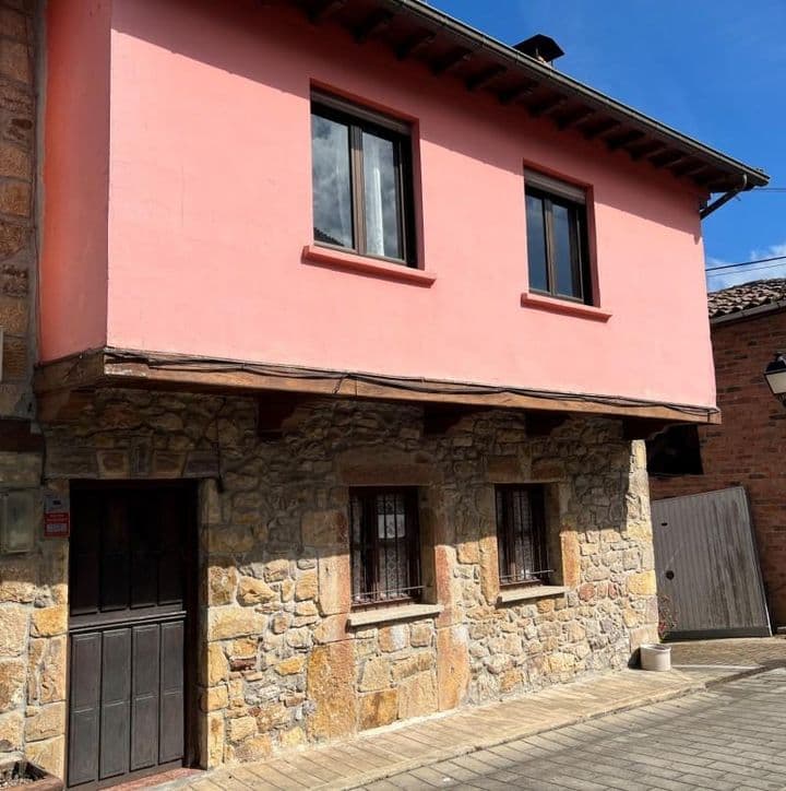 Charming 4-Bedroom Home in Torazo, Asturias